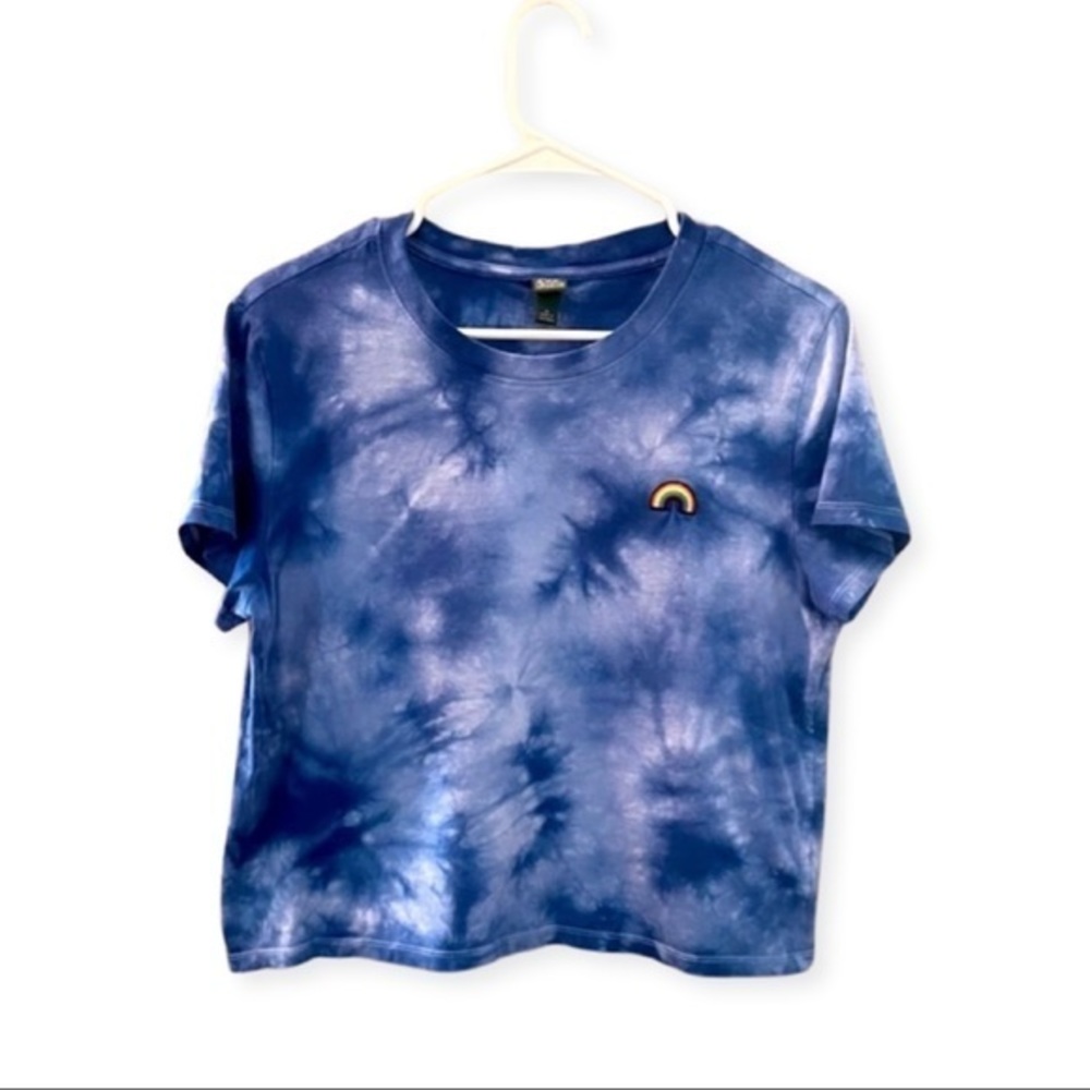 Tie‎ dye short sleeve size M crop top with small rainbow on left side